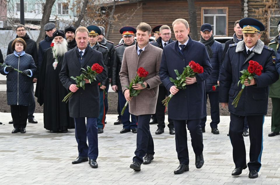 Возложение цветов