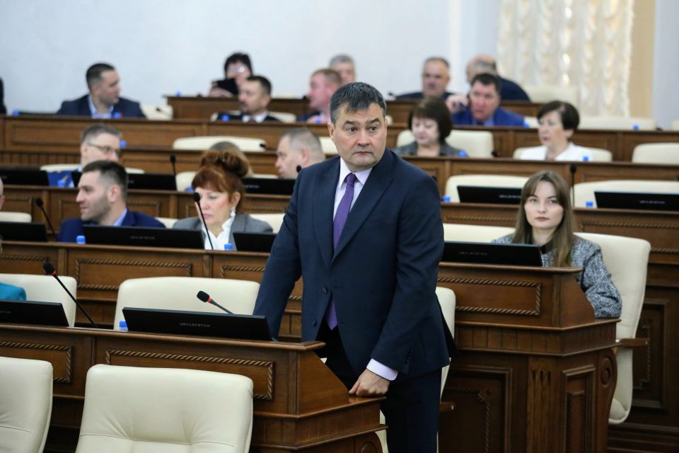 Руководитель фракции ЛДПР Владимир Семенов