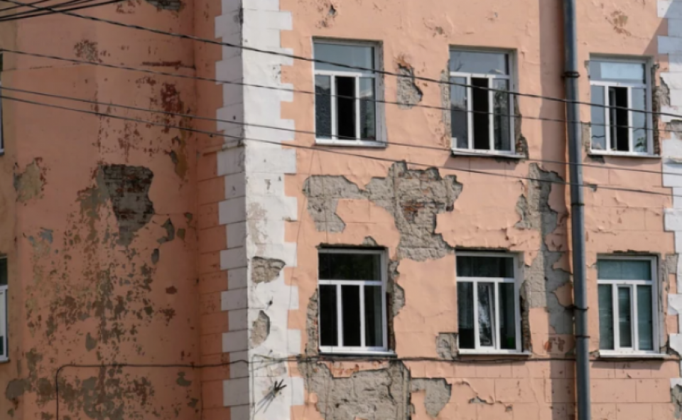 Здание на пр. Калинина, где располагалась поликлиника