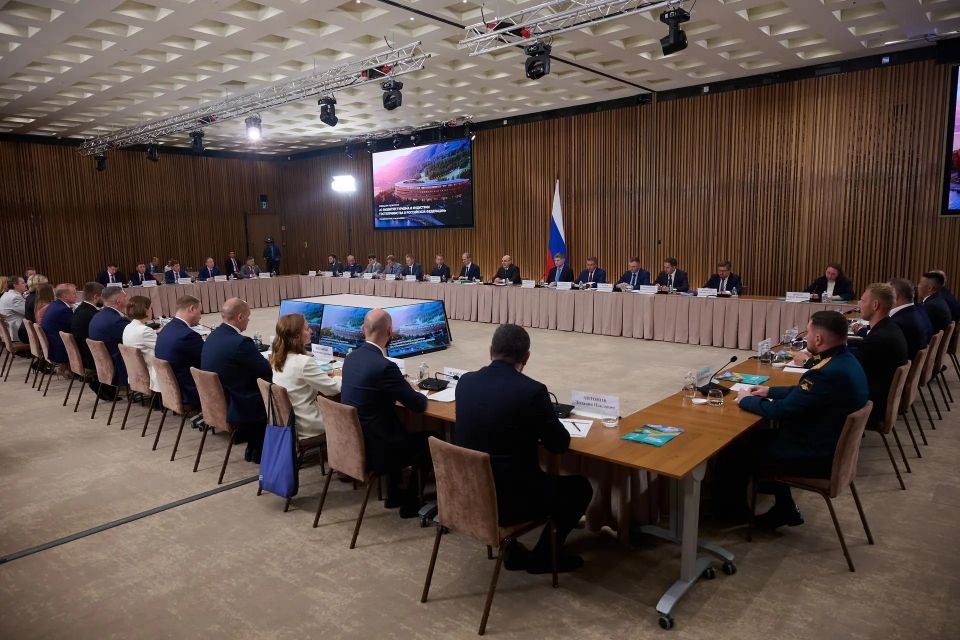 Совещании по развитию туризма и индустрии гостеприимства в стране