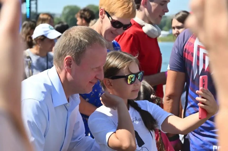 Виктор Томенко со зрителями соревнований