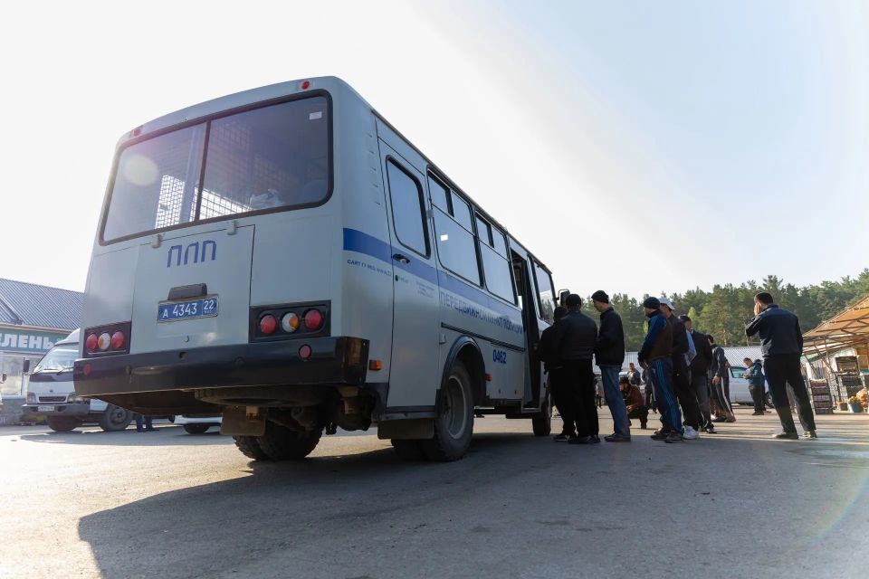 Нелегальный мигрант