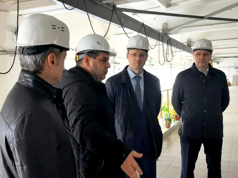 Министр строительства и ЖКХ Алтайского края Иван Гилев посетил модернизируемые водопроводные очистные сооружения в Барнауле
